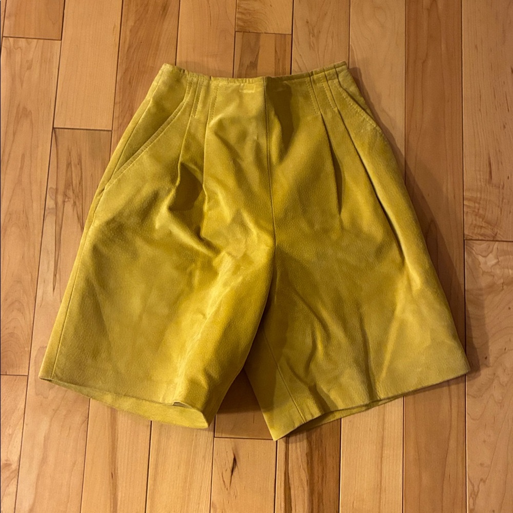 Danier High Waist Women Shorts - Yellow